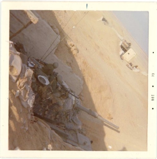 טנקים בבסיס טילים במצרים